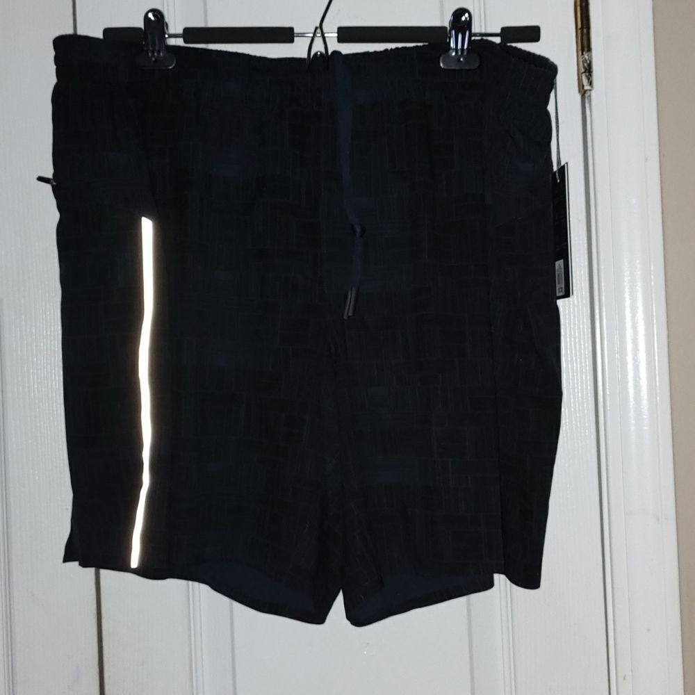 VRST Mens 7" Acclerate Run Short  Sz XXL  NWT